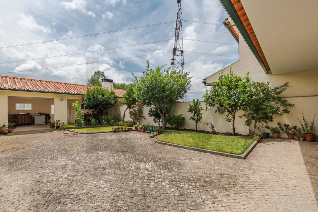 Moradia T4 para Venda em Oliveira do Bairro Foto 49