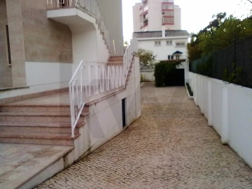 Apartamento T2 para Arrendamento em Oeiras e São Julião da Barra, Paço de Arcos e Caxias