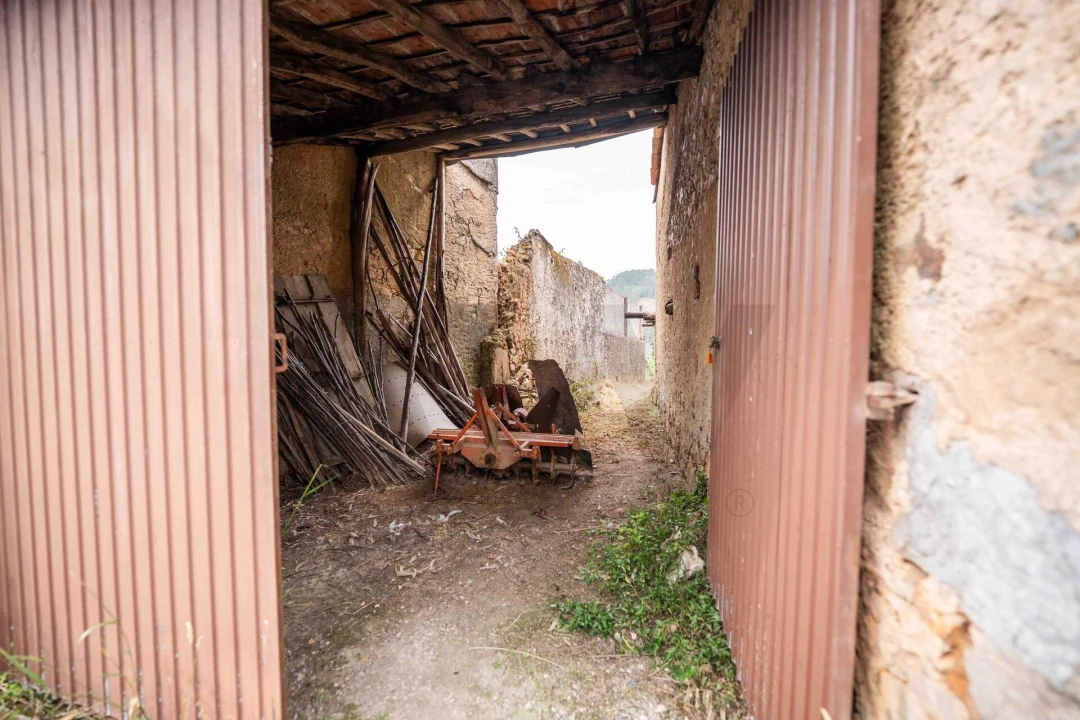 Quinta T3 para Venda em Sazes do Lorvão Foto 19