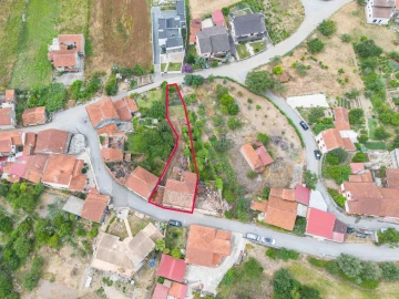 Quinta T3 para Venda em Sazes do Lorvão