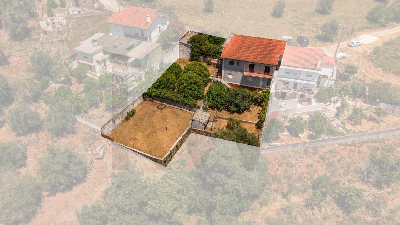 Moradia T4 para Venda em Eiras e São Paulo de Frades Foto 41