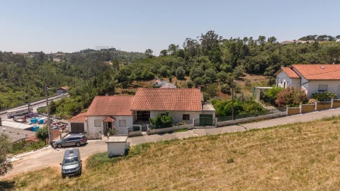 Moradia T4 para Venda em Eiras e São Paulo de Frades