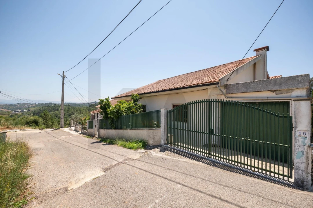 Moradia T4 para Venda em Eiras e São Paulo de Frades Foto 37