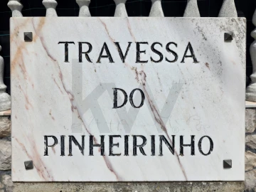 Moradia T4 para Arrendamento em Charneca de Caparica e Sobreda