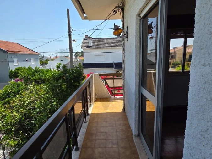 Moradia T4 para Arrendamento em Charneca de Caparica e Sobreda Foto 32