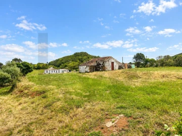 Moradia T1 para Venda em Santo Espirito