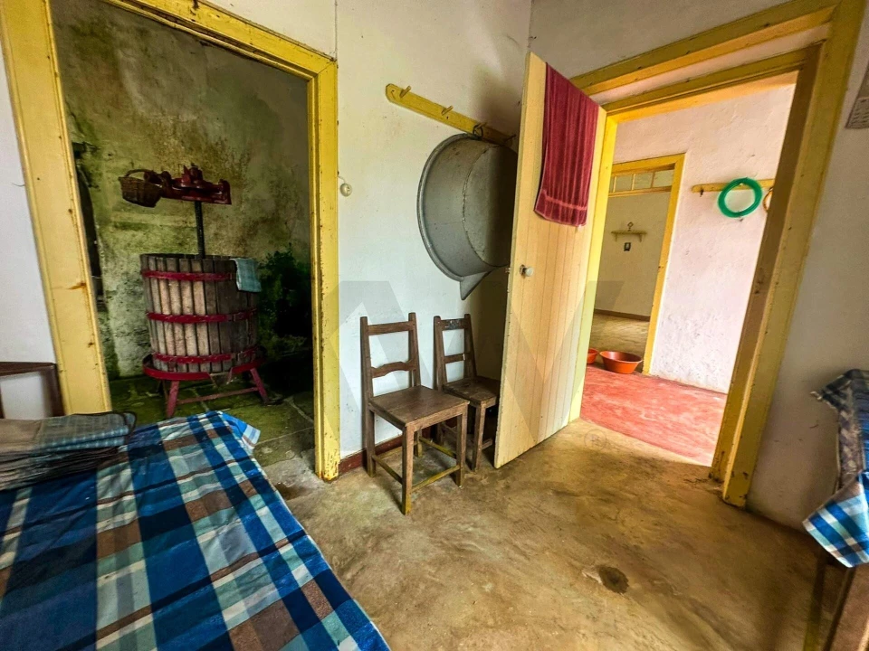 Moradia T1 para Venda em Santo Espirito Foto 3