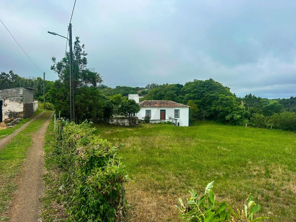 Moradia T1 para Venda em Santo Espirito Foto 14