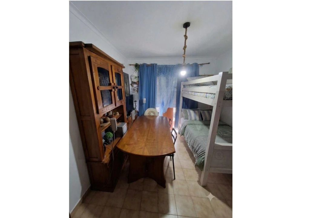 Apartamento T1 para Venda em Oliveira do Douro Foto 4
