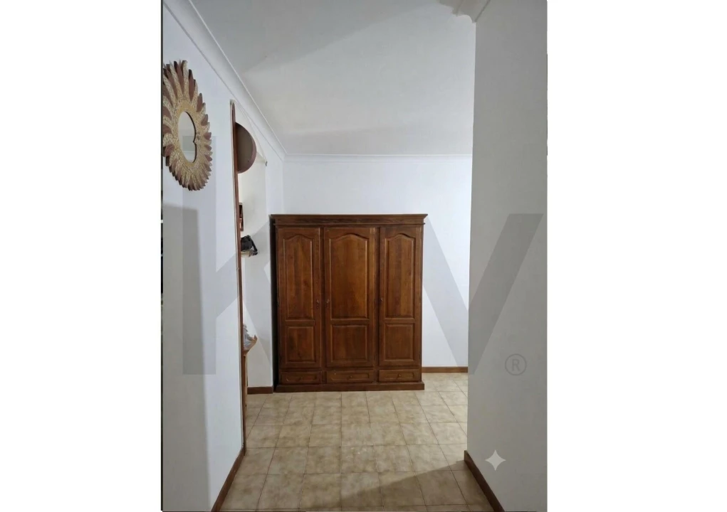 Apartamento T1 para Venda em Oliveira do Douro Foto 3