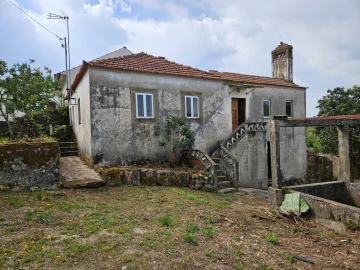 Moradia T3 para Venda em Figueiró dos Vinhos e Bairradas