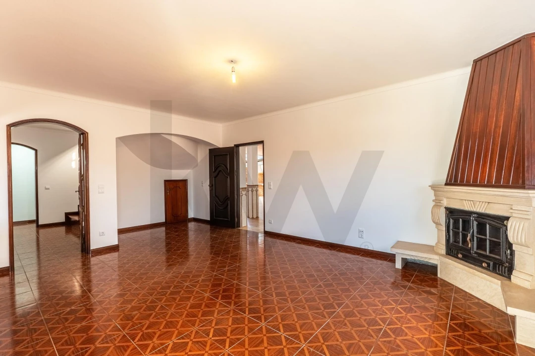 Moradia T4 para Venda em Febres Foto 11