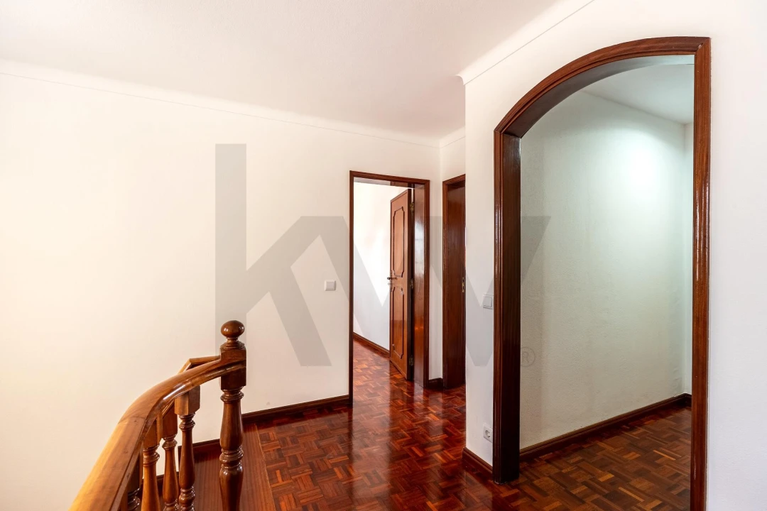 Moradia T4 para Venda em Febres Foto 44