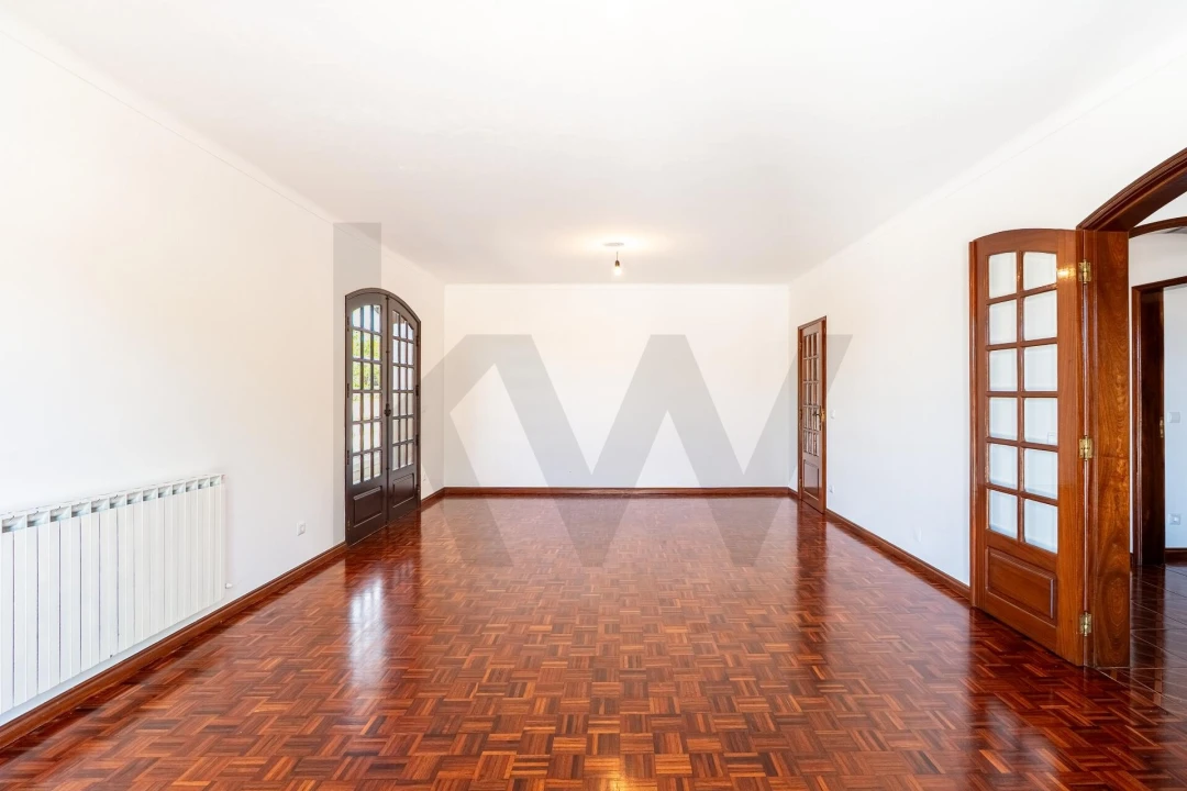 Moradia T4 para Venda em Febres Foto 35