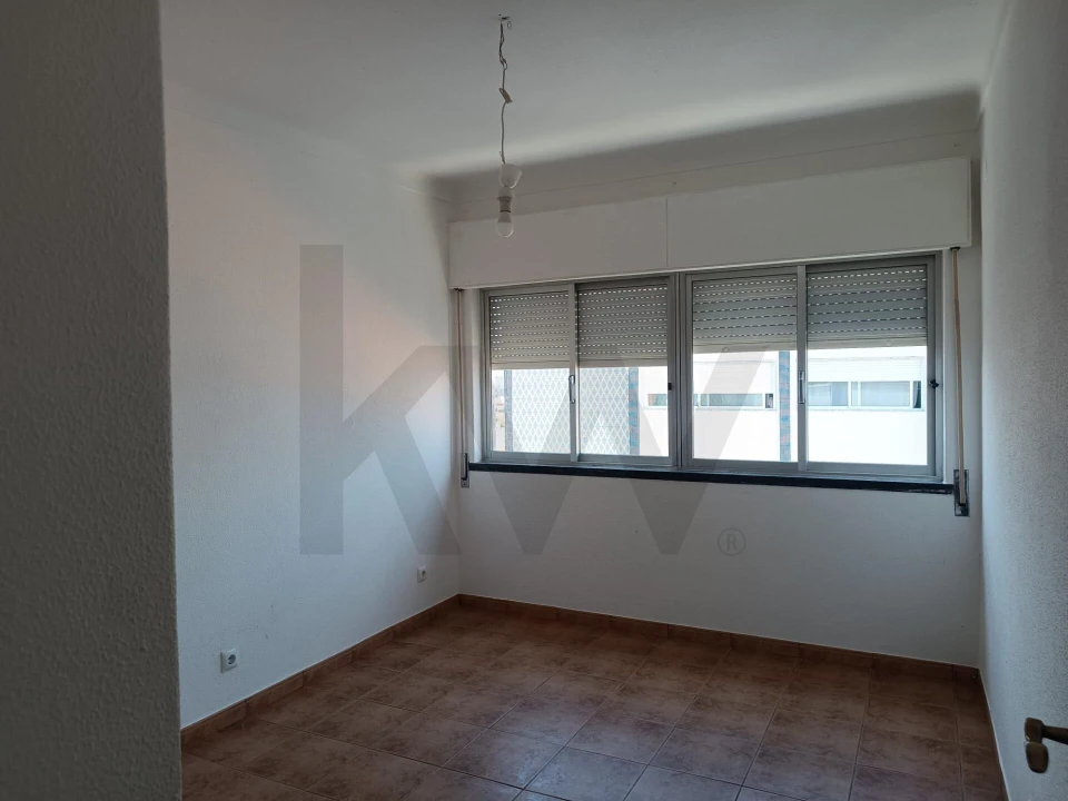 Apartamento T3 para Arrendamento em Nossa Senhora do Pópulo, Coto e São Gregório Foto 9