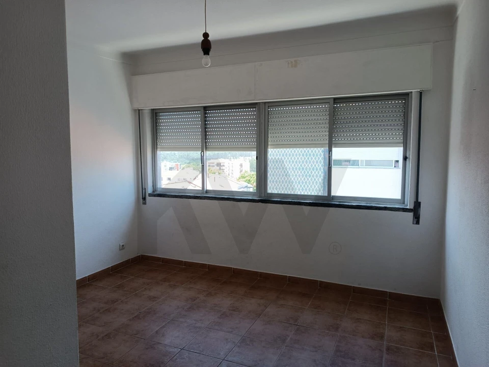 Apartamento T3 para Arrendamento em Nossa Senhora do Pópulo, Coto e São Gregório Foto 6