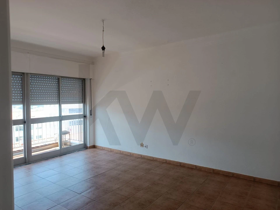Apartamento T3 para Arrendamento em Nossa Senhora do Pópulo, Coto e São Gregório Foto 3