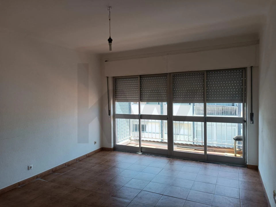 Apartamento T3 para Arrendamento em Nossa Senhora do Pópulo, Coto e São Gregório Foto 10