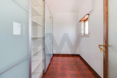 Apartamento T3 para Venda em Oeiras e São Julião da Barra, Paço de Arcos e Caxias