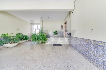 Apartamento T3 para Venda em Oeiras e São Julião da Barra, Paço de Arcos e Caxias