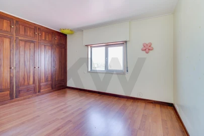 Apartamento T3 para Venda em Oeiras e São Julião da Barra, Paço de Arcos e Caxias