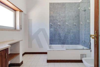 Apartamento T3 para Venda em Oeiras e São Julião da Barra, Paço de Arcos e Caxias