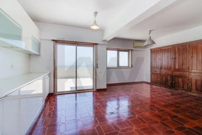 Apartamento T3 para Venda em Oeiras e São Julião da Barra, Paço de Arcos e Caxias