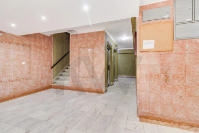 Apartamento T3 para Venda em Oeiras e São Julião da Barra, Paço de Arcos e Caxias