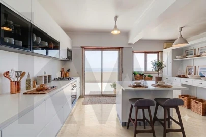Apartamento T3 para Venda em Oeiras e São Julião da Barra, Paço de Arcos e Caxias