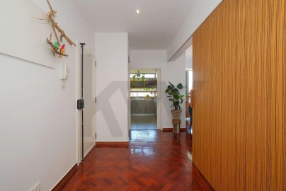 Apartamento T4 para Venda em Carcavelos e Parede