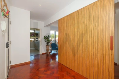 Apartamento T4 para Venda em Carcavelos e Parede