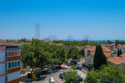 Apartamento T4 para Venda em Carcavelos e Parede