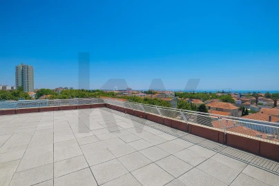 Apartamento T4 para Venda em Carcavelos e Parede