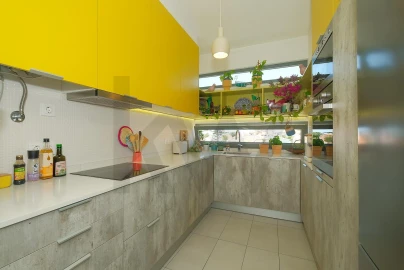 Apartamento T4 para Venda em Carcavelos e Parede
