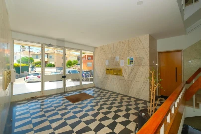 Apartamento T4 para Venda em Carcavelos e Parede
