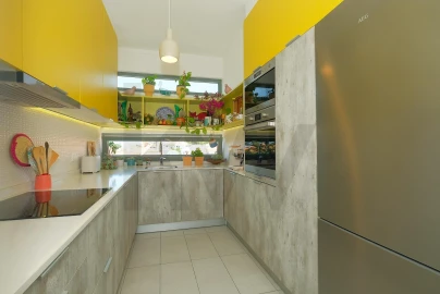 Apartamento T4 para Venda em Carcavelos e Parede