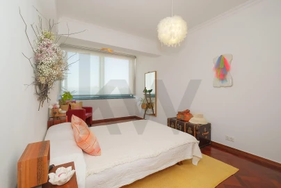Apartamento T4 para Venda em Carcavelos e Parede