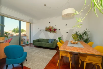 Apartamento T4 para Venda em Carcavelos e Parede