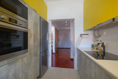 Apartamento T4 para Venda em Carcavelos e Parede