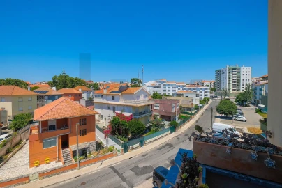 Apartamento T4 para Venda em Carcavelos e Parede