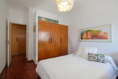 Apartamento T4 para Venda em Carcavelos e Parede