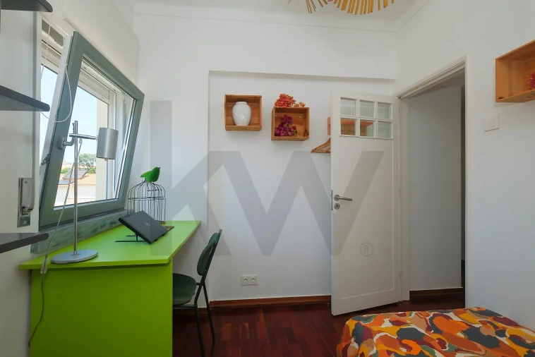 Apartamento T4 para Venda em Carcavelos e Parede Foto 20