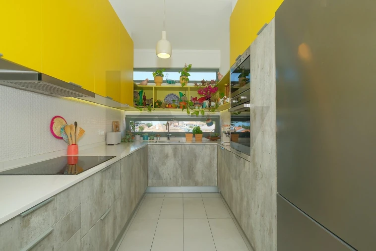 Apartamento T4 para Venda em Carcavelos e Parede Foto 12