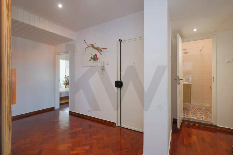 Apartamento T4 para Venda em Carcavelos e Parede Foto 16