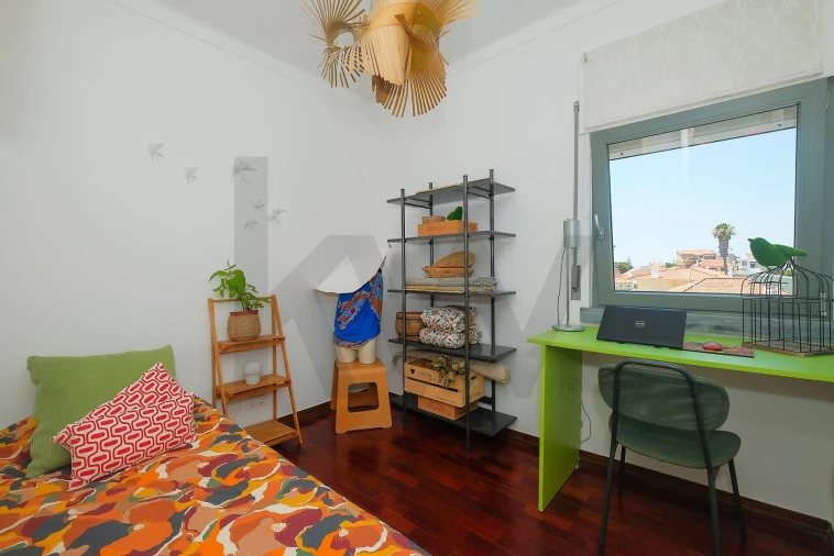 Apartamento T4 para Venda em Carcavelos e Parede Foto 19