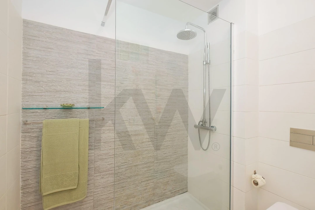 Apartamento T4 para Venda em Carcavelos e Parede Foto 26