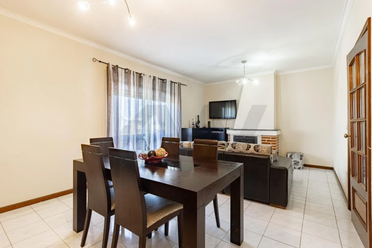 Apartamento T3 para Venda em Lourosa Foto 5