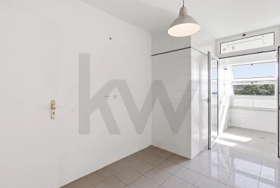 Apartamento T3 para Arrendamento em Aldoar, Foz do Douro e Nevogilde