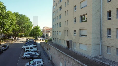 Apartamento T3 para Arrendamento em Aldoar, Foz do Douro e Nevogilde