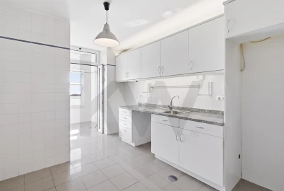 Apartamento T3 para Arrendamento em Aldoar, Foz do Douro e Nevogilde